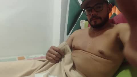 juanfe_style online show from October 17, 4:27 am