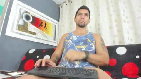 juleslake2 online show from April 1, 1:02 pm