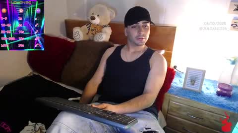 Snapshot of julian1225_ chatting on February 8, 2:49 pm Julian online show from February 8, 2:49 pm