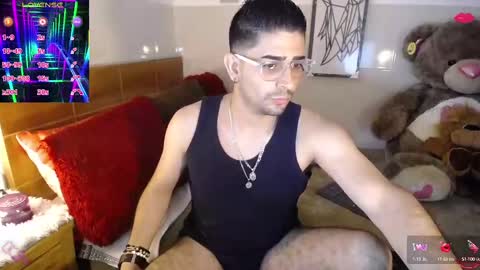 Snapshot of julian1225_ chatting on March 5, 12:38 am Julian online show from March 5, 12:38 am