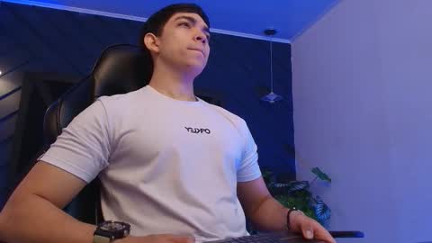 JULIAN  online show from March 3, 11:28 am