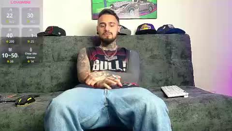 Julian independent model online show from July 11, 7:27 pm