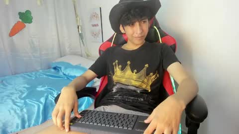 Julian online show from April 8, 7:33 pm