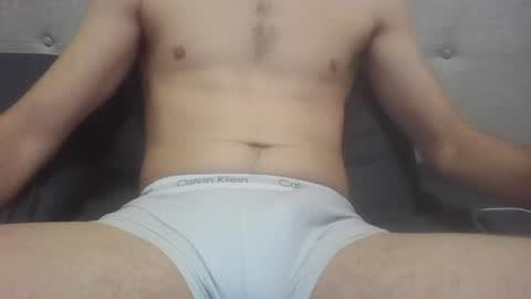 Snapshot of julien6100 chatting on February 8, 10:39 am Juju online show from February 8, 10:39 am