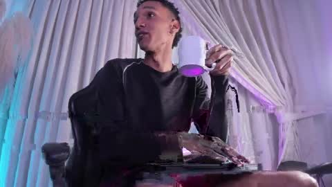 Julien online show from April 6, 12:17 pm