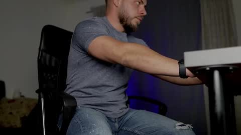 Snapshot of juliusmasters chatting on September 30, 8:34 pm JULiUS   online show from September 30, 8:34 pm