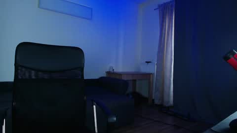 Snapshot of juliusmasters chatting on January 24, 9:49 am JULiUS   online show from January 24, 9:49 am