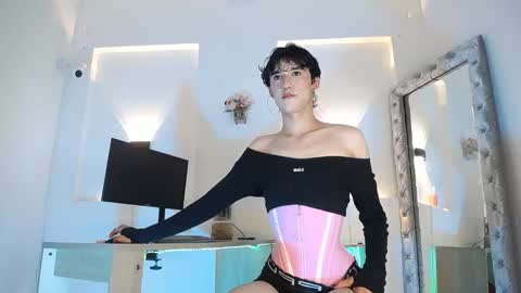 jullian online show from May 23, 10:04 pm