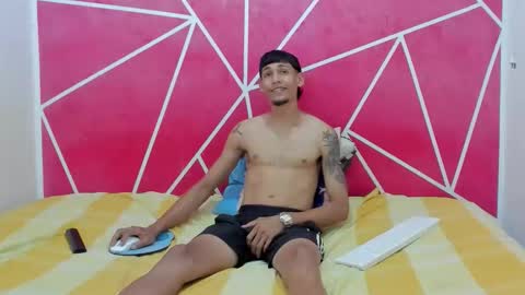 junior_bigcock3 online show from March 28, 9:26 pm