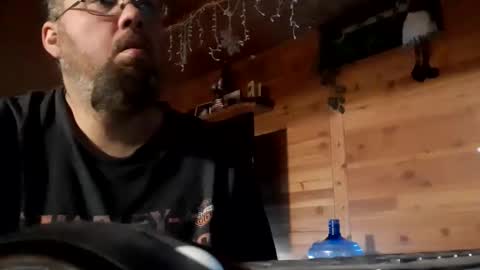 just_hangin_around online show from November 11, 3:50 pm