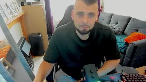 Snapshot of justforfunchriss chatting on October 30, 10:27 am justforfunchriss online show from October 30, 10:27 am