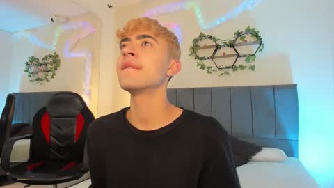 Justin online show from October 30, 11:22 am