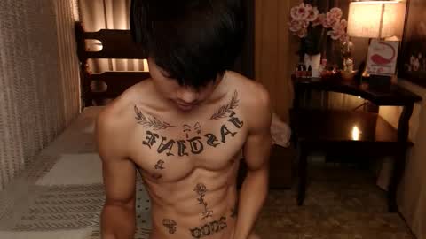 justine_hunk online show from December 18, 5:59 am