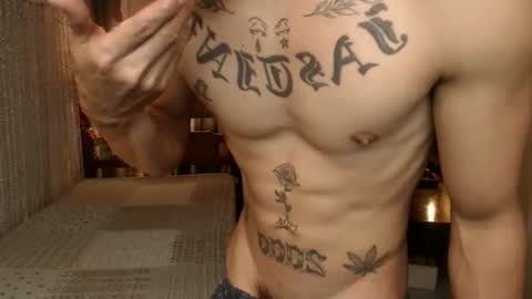 justine_hunk online show from March 24, 7:46 am