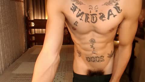 justine_hunk online show from March 6, 4:19 am