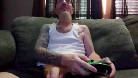 Snapshot of justinfromthadro chatting on October 30, 11:06 pm justinfromthadro online show from October 30, 11:06 pm