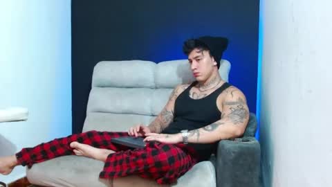justinfuller_31 online show from June 1, 1:55 pm