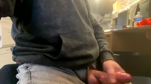 justplayingaround87 online show from January 5, 11:52 pm