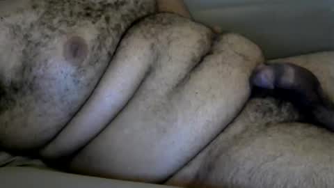 jyhawk305_ online show from April 26, 10:56 am