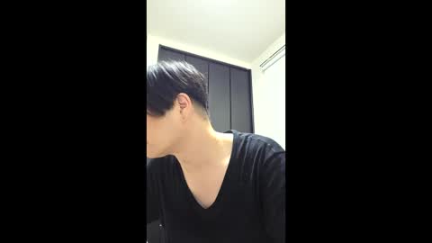 KI e697a5e69cac online show from April 22, 1:27 pm