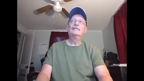 kabriggs137 online show from December 18, 10:35 pm