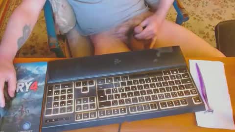 Snapshot of kaiuty chatting on December 10, 3:44 pm Leon online show from December 10, 3:44 pm