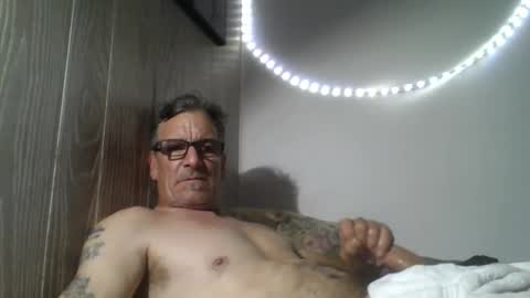 kalifornia91666 online show from November 17, 5:43 am