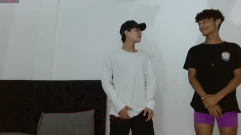 KAM  FRIENDS online show from January 22, 6:10 pm