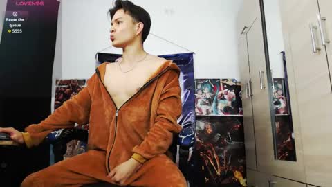 andres online show from April 11, 12:31 pm