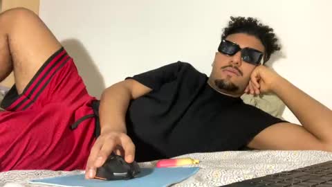 karim03larbi online show from January 18, 2:12 pm