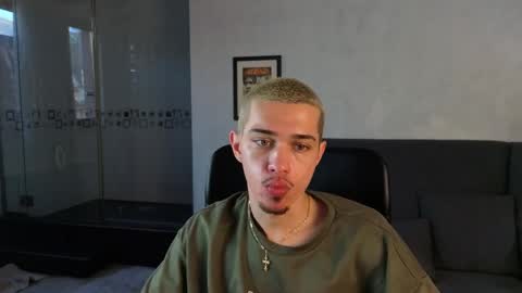 KaydenDrew online show from April 6, 4:46 am