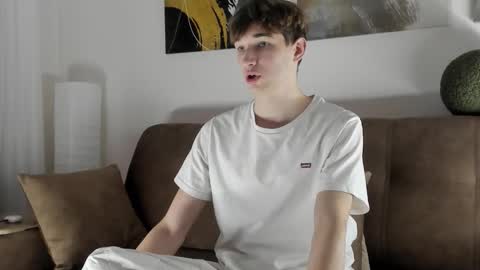 Snapshot of keithcozart1337 chatting on October 17, 3:38 pm Mark online show from October 17, 3:38 pm