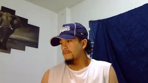 Snapshot of keivid_2303 chatting on February 3, 10:03 am david online show from February 3, 10:03 am