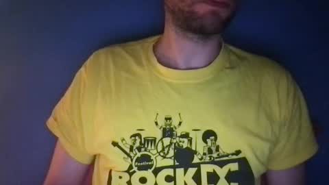 Snapshot of kelkun2828 chatting on December 25, 4:12 am kelkun2828 online show from December 25, 4:12 am