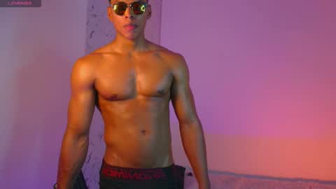 ken__owensx online show from November 27, 6:28 am