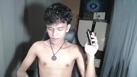 Snapshot of ken_bigcockxx chatting on October 24, 4:20 pm Ken online show from October 24, 4:20 pm