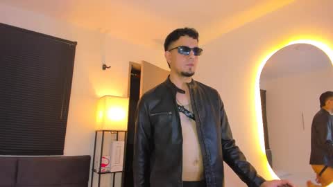 kendel_dimitri online show from April 9, 6:19 am