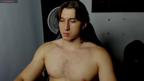 Snapshot of kent_rushell chatting on October 19, 3:11 am kent_rushell online show from October 19, 3:11 am