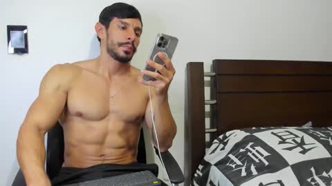 kevin_malone22 online show from February 25, 2:56 am