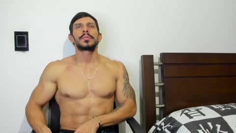 kevin_malone22 online show from April 21, 2:48 am