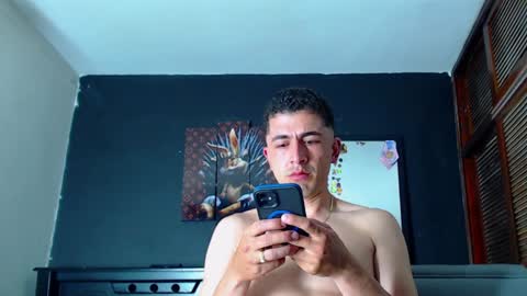 Kevin  y marlon online show from December 12, 4:26 am