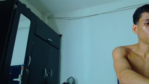 Kevin  y marlon online show from October 20, 10:02 pm