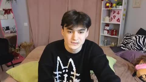 kevinhunter_ online show from December 13, 7:53 pm