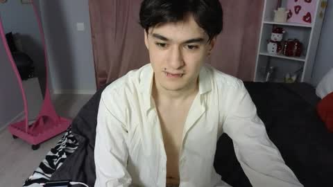 kevinhunter_ online show from December 17, 6:36 pm