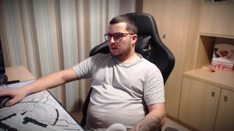 Kevinn online show from November 27, 6:33 pm