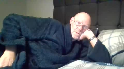 kevlooking4sez online show from December 14, 1:23 am