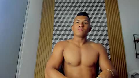 Snapshot of khen_west1 chatting on March 7, 10:54 pm khen_west1 online show from March 7, 10:54 pm