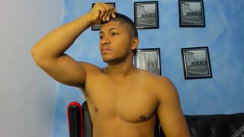 Snapshot of khen_west1 chatting on October 22, 7:05 pm khen_west1 online show from October 22, 7:05 pm