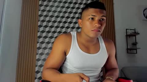 Snapshot of khen_west1 chatting on March 1, 6:32 pm khen_west1 online show from March 1, 6:32 pm