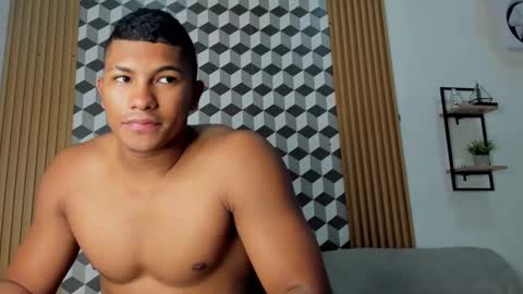 Snapshot of khen_west1 chatting on March 4, 9:00 pm khen_west1 online show from March 4, 9:00 pm